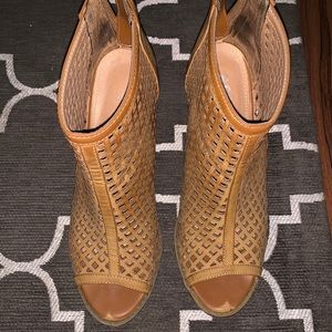 Report - Style: Honda, Lattice ankle bootie